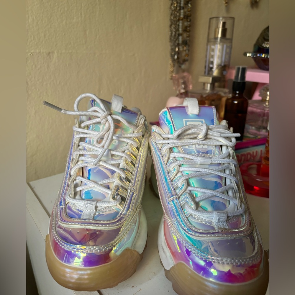 Holographic chunky FILA sneakers - Picture 3 of 3